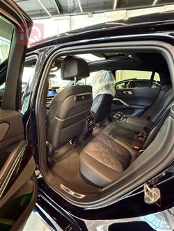 بی ئێم دەبڵیو X6